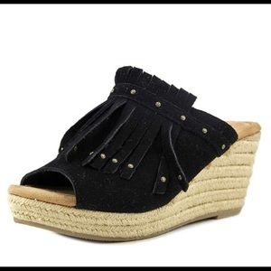 Minnetonka Quinn Suede Peep Toe Wedges